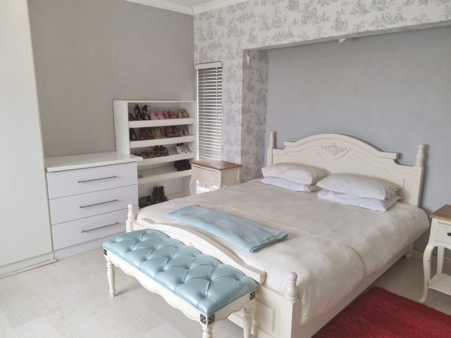5 Bedroom Property for Sale in Nahoon Valley Park Eastern Cape